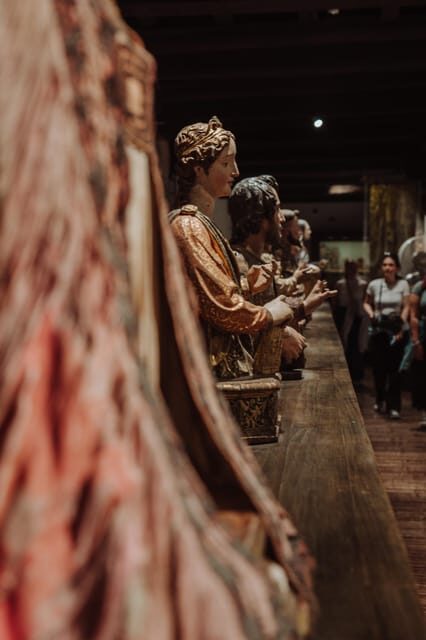 Naples: Santa Chiara Cloister Guided Group Tour - Finding Santa Chiara: start at Piazza del Gesù Nuovo