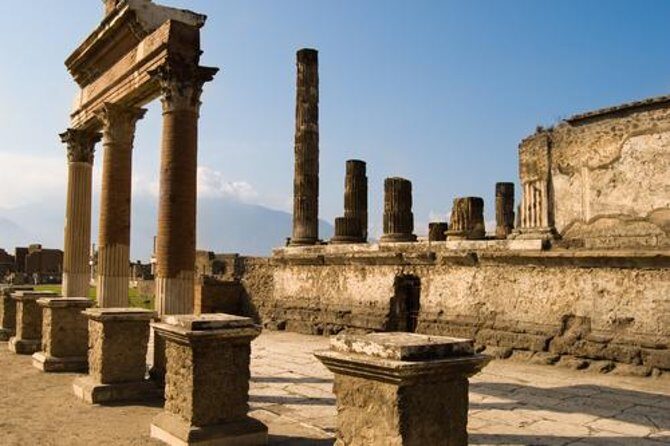 Naples Shore Excursion: Pompeii and Sorrento Day Trip - Pizza lunch in Pompeii: filling, but watch the timing