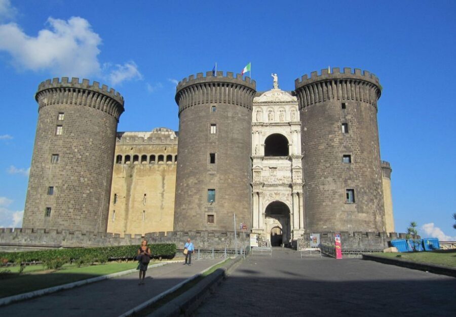 Naples Sightseeing Tour for Small Groups - Town Hall Square and the New Castle’s French connection