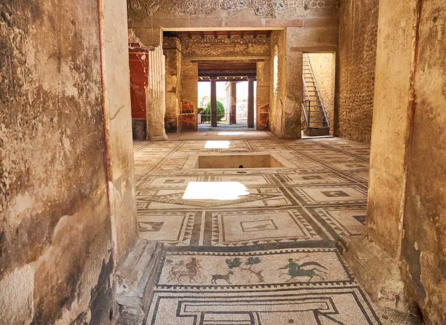 Naples: Sorrento and Pompeii with lunch & tickets included - The guide factor: what “managed” looks like