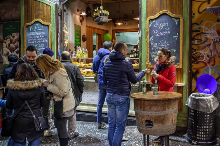 Naples Street Food Scene Tour: Small-Group Tasting Adventure - Starting in Piazza Dante: your Naples “food compass”