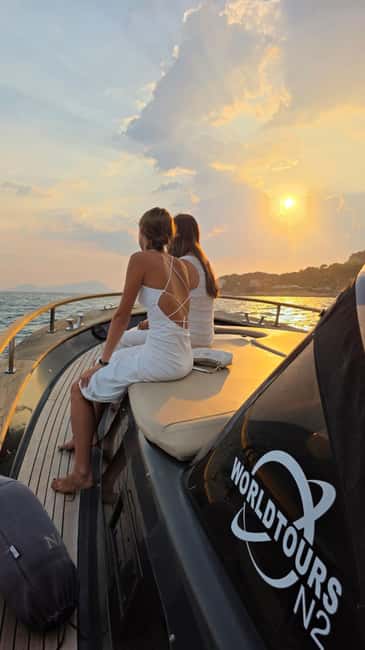 Naples: Sunset Cruise by boat with Aperol Spritz and Snacks - Posillipo villas and Trentaremi Bay: the story behind the scenery