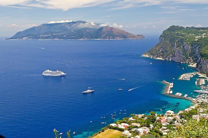 Naples to Capri Private Boat Excursion - The Naples-to-Capri crossing: Vesuvius, Ischia, and real sea time