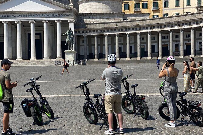 Naples tour by E-BIKE - Piazza del Plebiscito: the postcard square moment