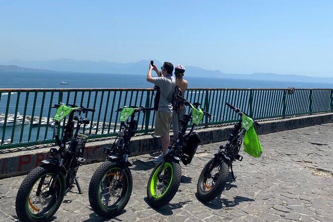 Naples tour by E-BIKE - Posillipo via Virgiliano Park: long enough for real viewpoints