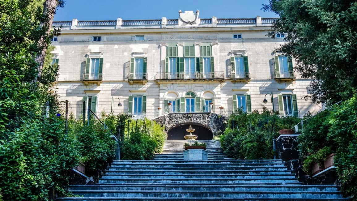 Naples: Vomero, Chiaia private tour with funicular railway - Belvedere San Martino: the funicular viewpoint that puts Naples in context