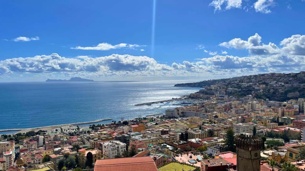Naples: Vomero, Chiaia private tour with funicular railway - Meeting at Via Toledo and how to avoid the main stress point
