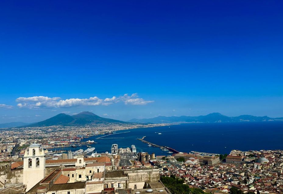Naples: walk to Naples with local guide - Piazza del Plebiscito: where the city shows its big, cinematic side