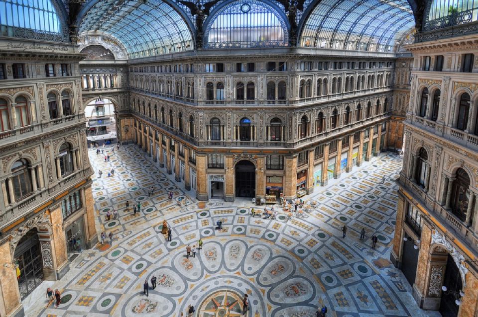 Naples: walk to Naples with local guide - Via Toledo: quick orientation on Naples’ main artery
