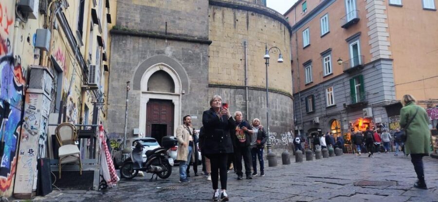 Naples Walking Tour: Old Town and Spaccanapoli - Port’Alba and Piazza Bellini: Feeling the Street Texture