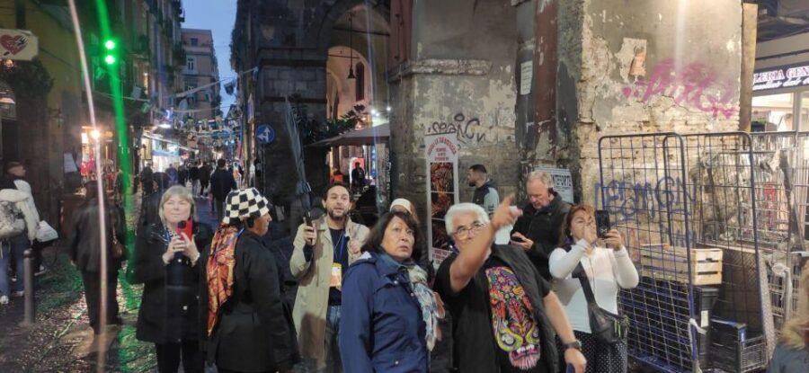Naples Walking Tour: Old Town and Spaccanapoli - Via dei Tribunali and the Duomo Stop: Layers of Naples in Plain Sight
