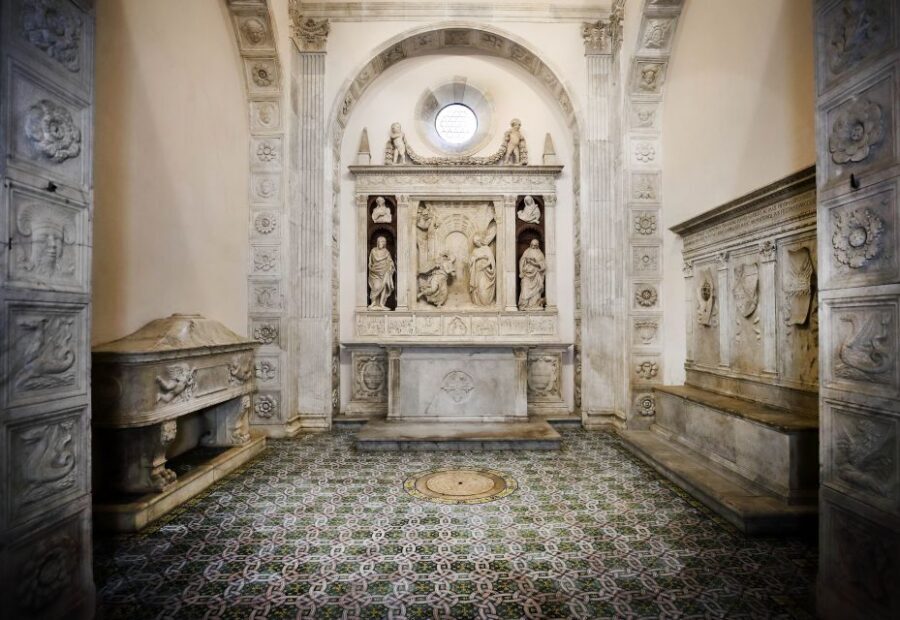Napoli: Entrance Tickets to Sant'Anna dei Lombardi Complex - The app audioguide: why it improves the experience