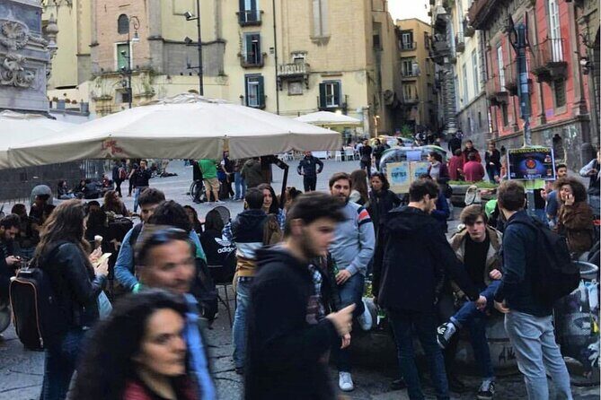 Napoli Pub Crawl in the Old Town - Via Toledo to Dante Square: How the Night Walk Becomes the Experience