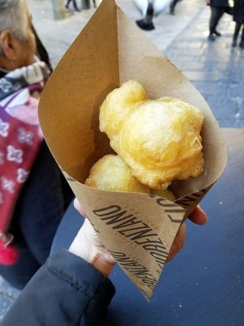 Napoli street food walking tour - Pignasecca market: buffalo mozzarella and cuoppo di fritti