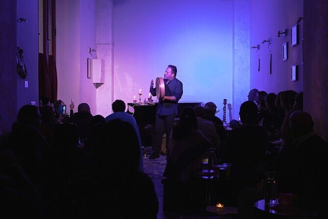 Napulitanata: Traditional Neapolitan Music Concert Ticket - The show experience: acoustic songs with local performers on a small stage