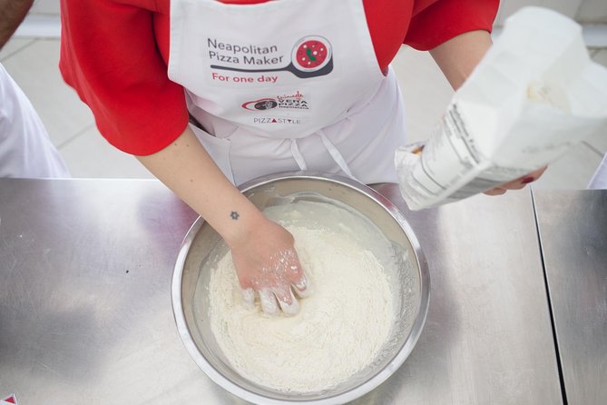 Neapolitan Pizzamaker for One Day - Neapolitan Pizzamaker for One Day: what the class feels like