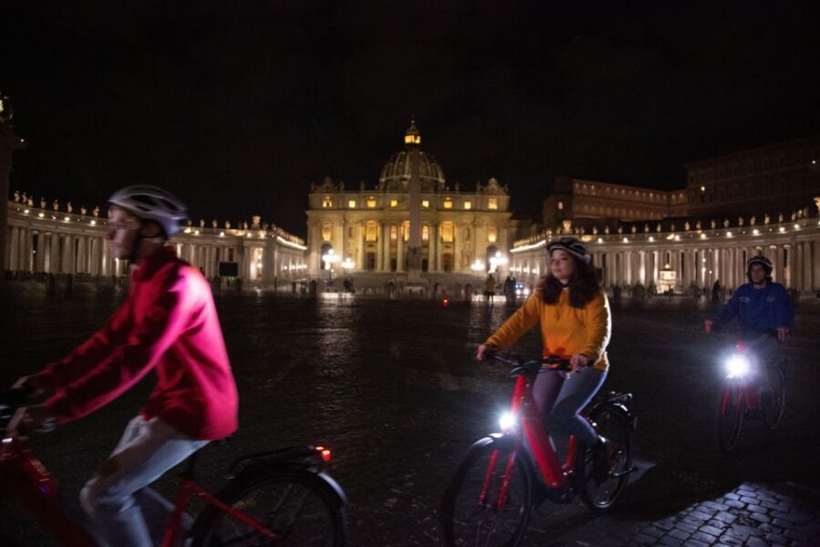 Night Tour of Rome with Top E-bike & optional Italian Dinner - Sant’Ignazio to Piazza di Pietra to the Spanish Steps