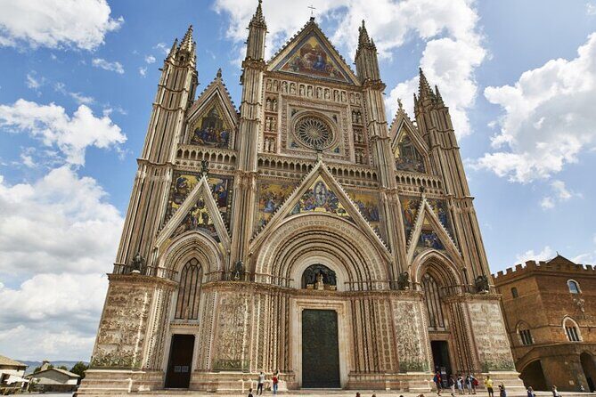 Orvieto and Civita di Bagnoregio Full Day Trip from Rome - Orvieto underground: walking through 3,000 years of layers