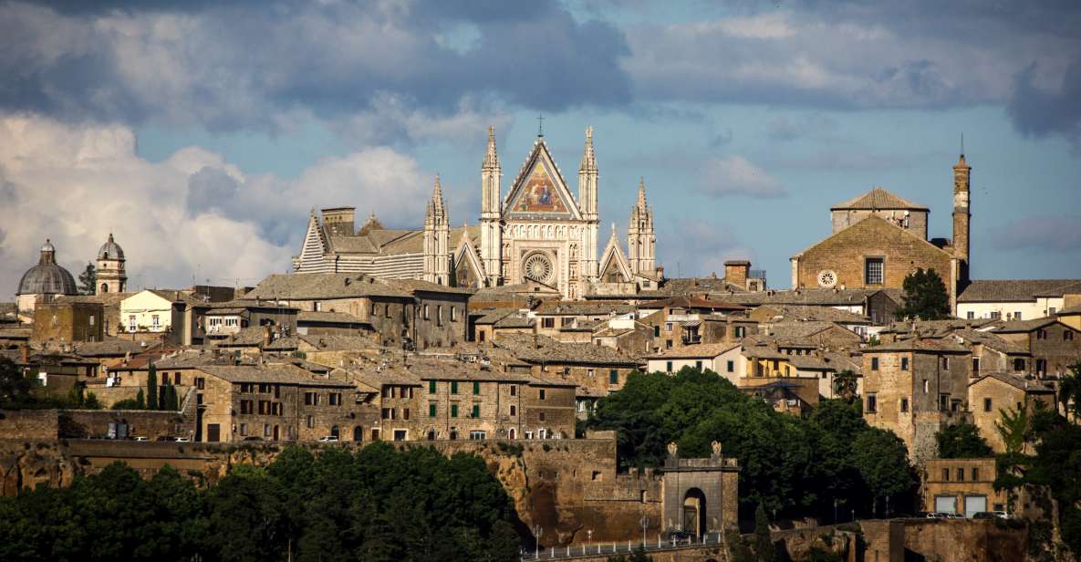 Orvieto: Old Town Guided Walking Tour - Tuff Alleys, Medieval Squares, and the Layer-Cake of Centuries