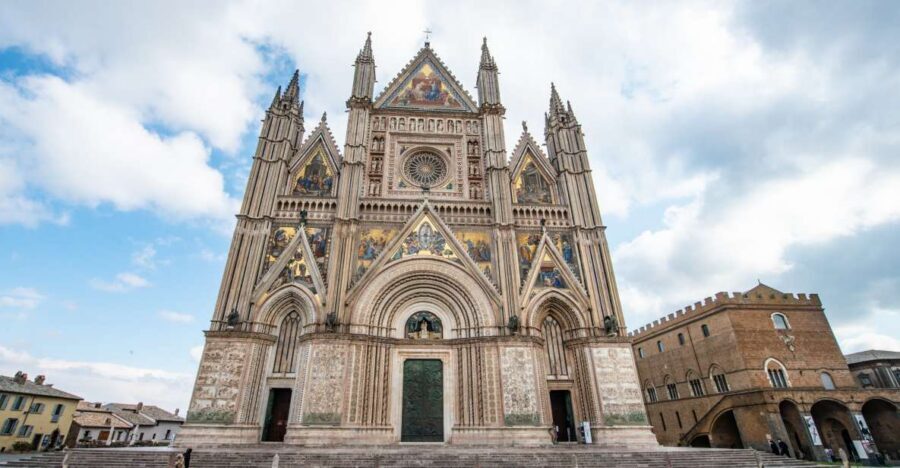 Orvieto Walking Tour including Duomo tickets - Orvieto’s tufa cliff: why the town feels like a viewpoint