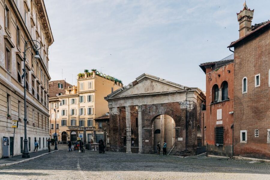 Pantheon and Jewish Ghetto Tour - Small-Group and Headsets: The “Less Chaos” Factor