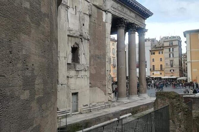 Pantheon: Tour with Archaeologist of the best preserved Roman work - The Pantheon feels personal once you know what to look at