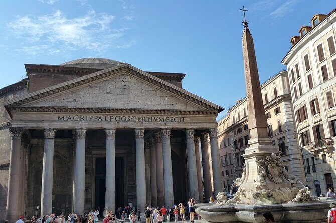 Pantheon, Trevi Fountain and Caravaggio tour with virtual guide - Sant’Ignazio di Loyola and Andrea Pozzo: the ceiling that plays games