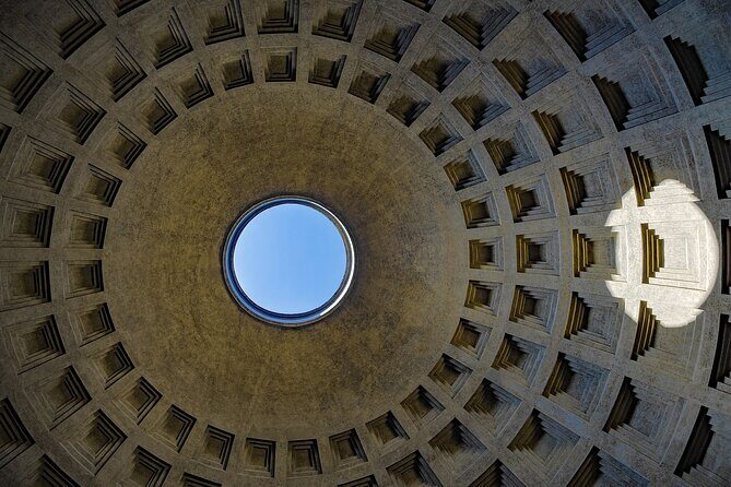 Pantheon, Trevi Fountain and Caravaggio tour with virtual guide - Trevi Fountain: aqueduct-powered myth meets real crowds