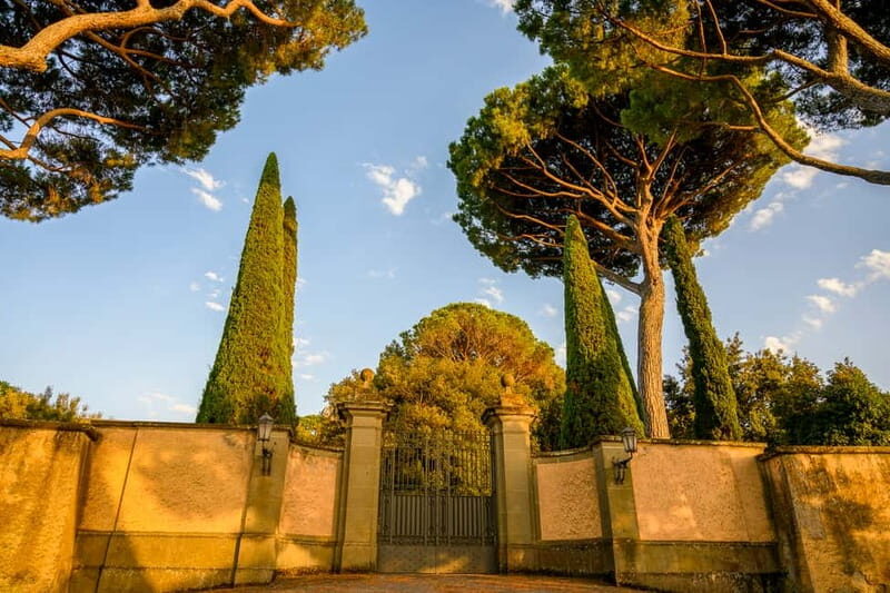 Papal Palace and Secret Garden Ticket and Audio Guide - Price and value: is $23 worth your time?