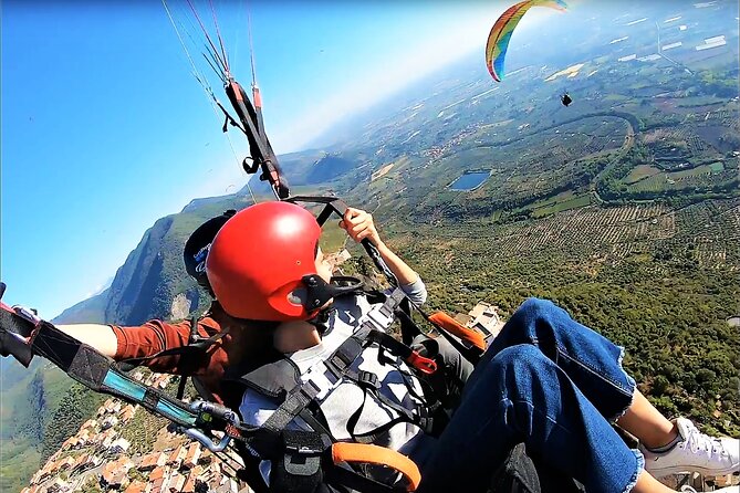 Paragliding flight over the Gardens of Ninfa - Key things I’d bet on before you book