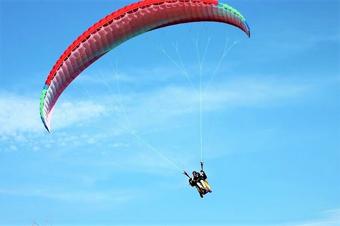 Paragliding flight over the Gardens of Ninfa - Paragliding over Giardino di Ninfa: the vibe you’re paying for