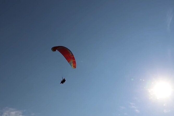 Paragliding flight over the Gardens of Ninfa - The flight phase: what happens in about 15–20 minutes
