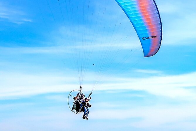 Paragliding flight over the Gardens of Ninfa - After landing: debriefing and getting your flight video