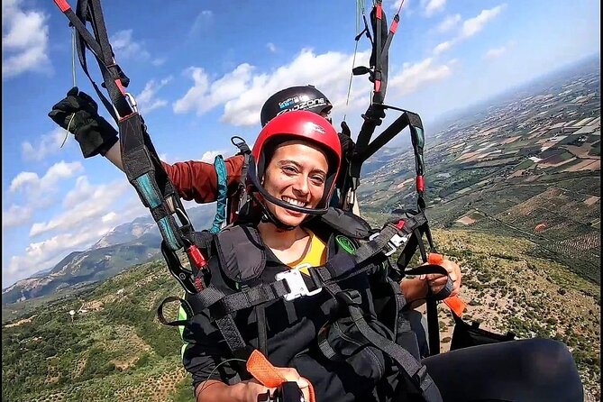 Paragliding flight over the Gardens of Ninfa - Safety and who’s flying with you