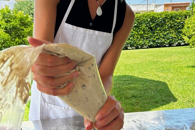 Pasta Cooking class in Pompeii - Meeting Sabrina: Garden Starter, Then the Kitchen Moves