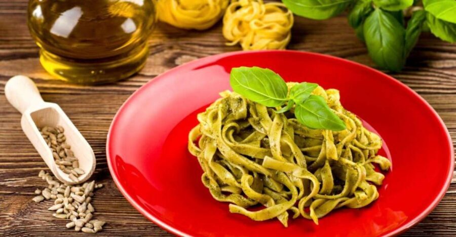 Pasta Cooking Class with Pesto Sauce Making in Rome Center - Key things to love about this Piazza Navona pesto class
