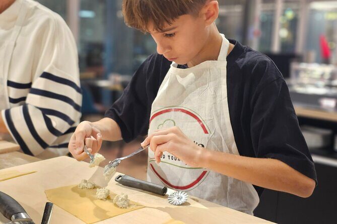 Pasta Fettuccine, Ravioli and Tiramisu MasterClass - The Flow of the Evening: From Welcome Drinks to a Shared Feast