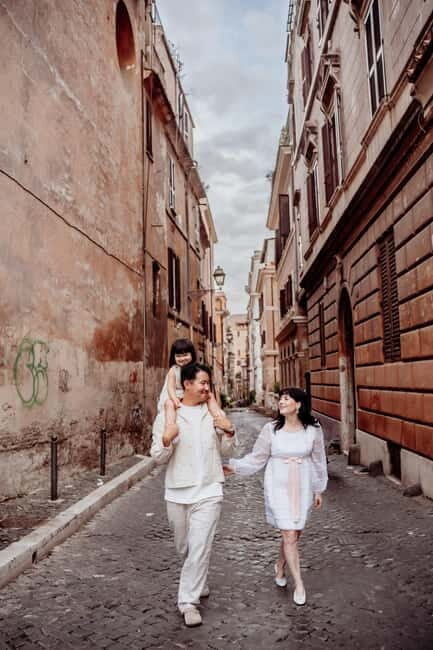 Photo Shoot in Rome with Vespa And Vintage Fiat 500 Options - Pantheon dome shots: a backdrop that makes you look like part of the square