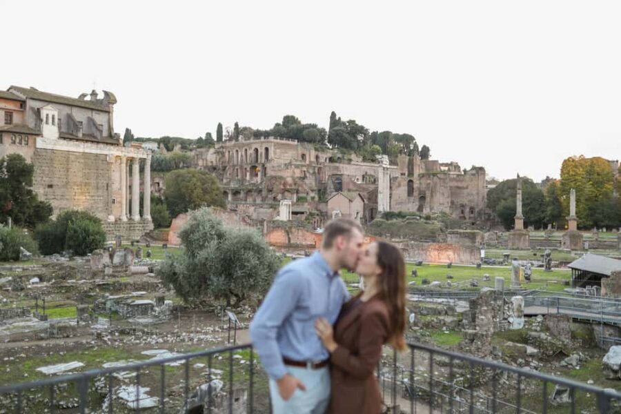 Photographer in Rome - Optional vintage Fiat 500 or Vespa add-on