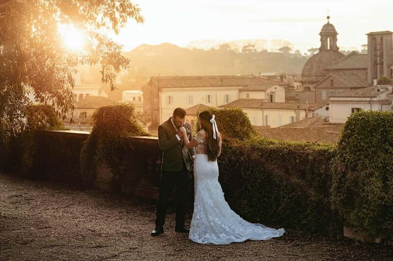 Photoshoot in Rome for couples - The Prestige plan: morning icons, golden hour magic, and optional video