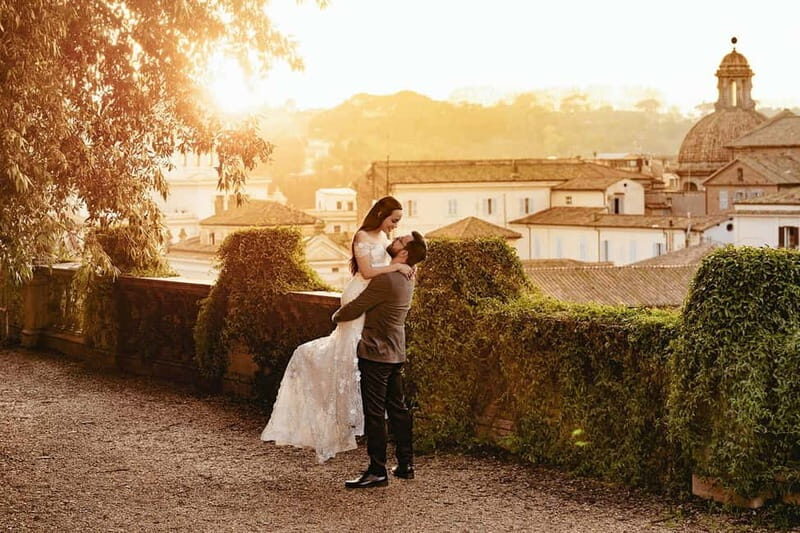 Photoshoot in Rome for couples - Choosing the right package: Colosseum Classic vs Roman Trio vs Prestige