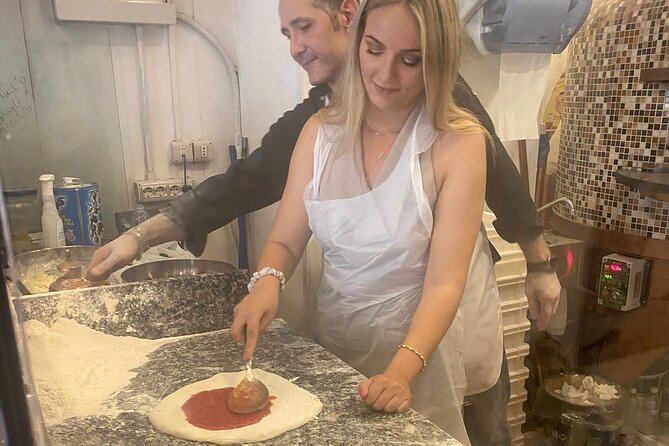 Pizza and Tiramisù Making class - Where you’ll be: Via San Carlo by Piazza Plebiscito