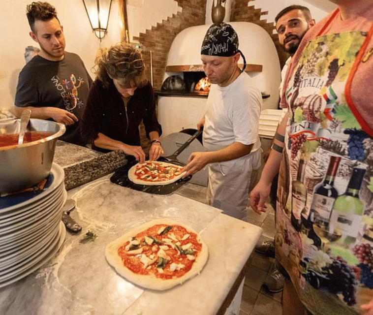 Pizza-Making Workshop by night with glass of wine - Night Neapolitan pizza in the UNESCO heart of Naples