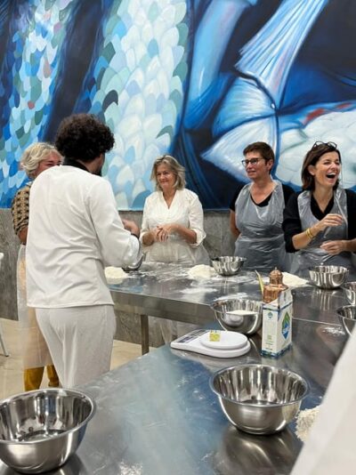 Pizza-Making Workshop by night with glass of wine - How the 1.5-hour flow really works: from dough to Margherita