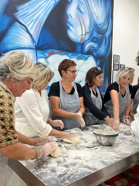 Pizza-Making Workshop by night with glass of wine - Bruschetta and wine: starting smart, not just fueling up