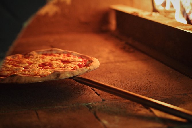 Pizza School, Learn the authentic art of making Pizza - Choosing toppings: buffalo mozzarella, basil, tomatoes, and the less-is-more logic