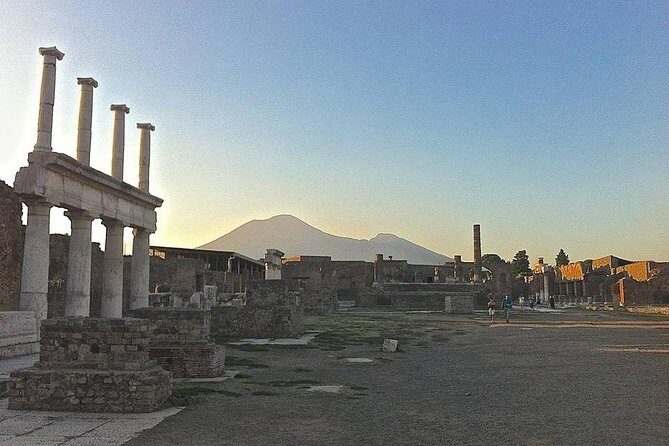 Pompei Guided Tour at Sunset - Sunset timing at Pompeii: why the 5 pm start is smart