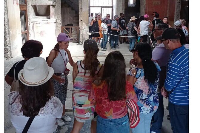 Pompeii 2 hours Private guided tour, A JOURNEY THROUGH THE TIME - Houses with Frescoes and Mosaics: Where You See Daily Taste