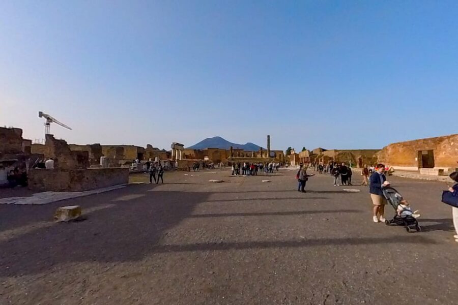 Pompeii: 2 Hours Skip the Line Visit with a Licensed Guide - Markets and artisan workshops: how the city produced everyday life
