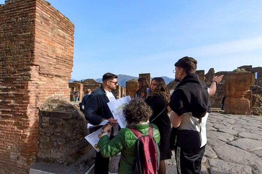 Pompeii: 2 Hours Skip the Line Visit with a Licensed Guide - Lupanare: street-level reality of private and public boundaries